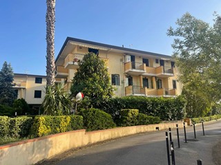 Quadrilocale in Affitto a Sperone, 600€, 170 m²