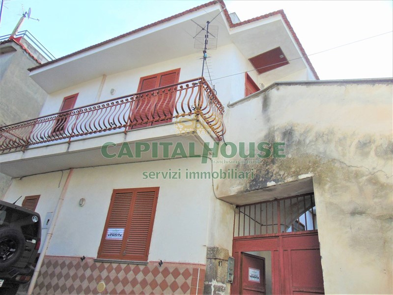 Casa Indipendente in Vendita a Mugnano del Cardinale, 75'000€, 160 m²