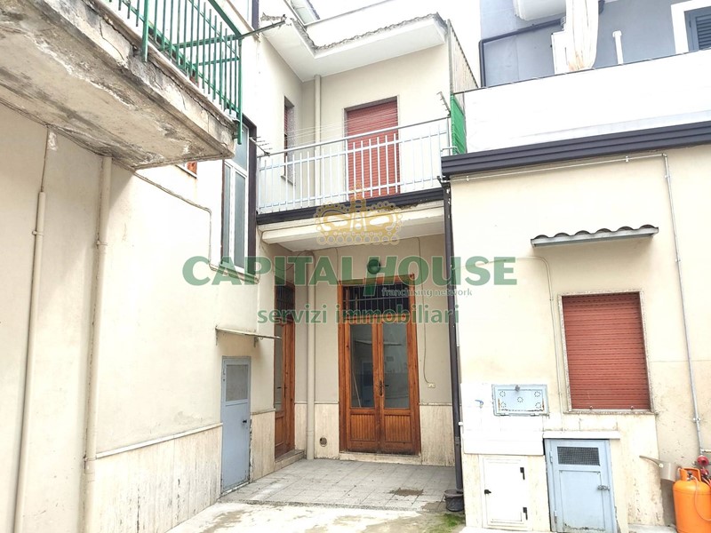 Casa Semi Indipendente in Vendita a Sirignano, 55'000€, 128 m²