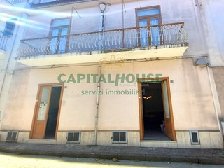 Casa Semi Indipendente in Vendita a Baiano, 120'000€, 260 m²