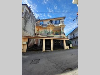 Casa Indipendente in Vendita a Avella, 230'000&euro;, 430 m²