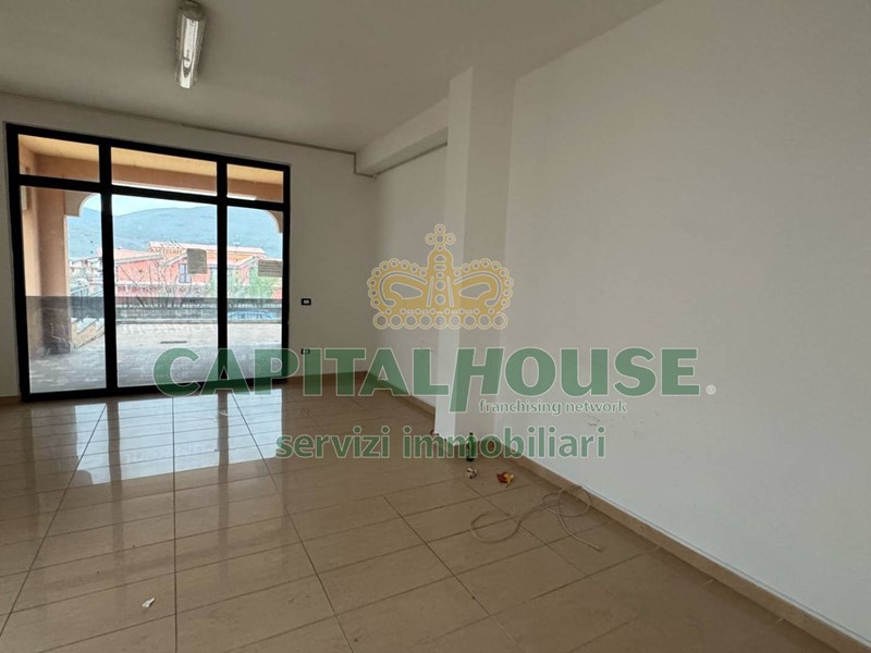 Immobile commerciale in Affitto a Mugnano del Cardinale, 800€, 130 m²