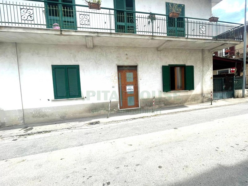 Trilocale in Vendita a Sperone, 110'000&euro;, 110 m²