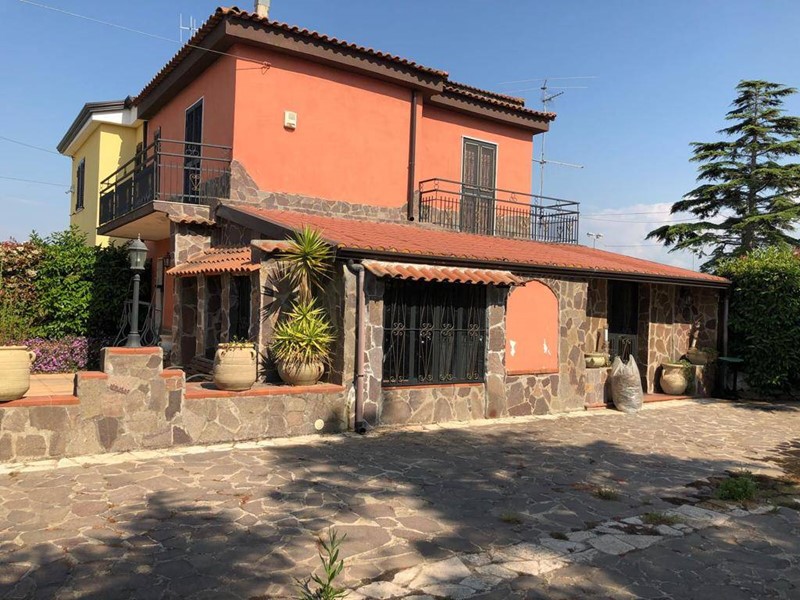 Villetta a schiera in Vendita a Capaccio Paestum, 215'000€, 90 m²