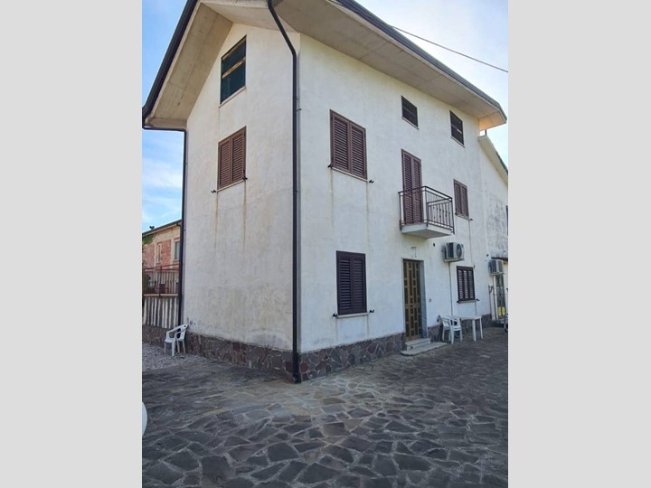 Villetta a schiera in Vendita a Albanella, 155'000&euro;, 140 m²