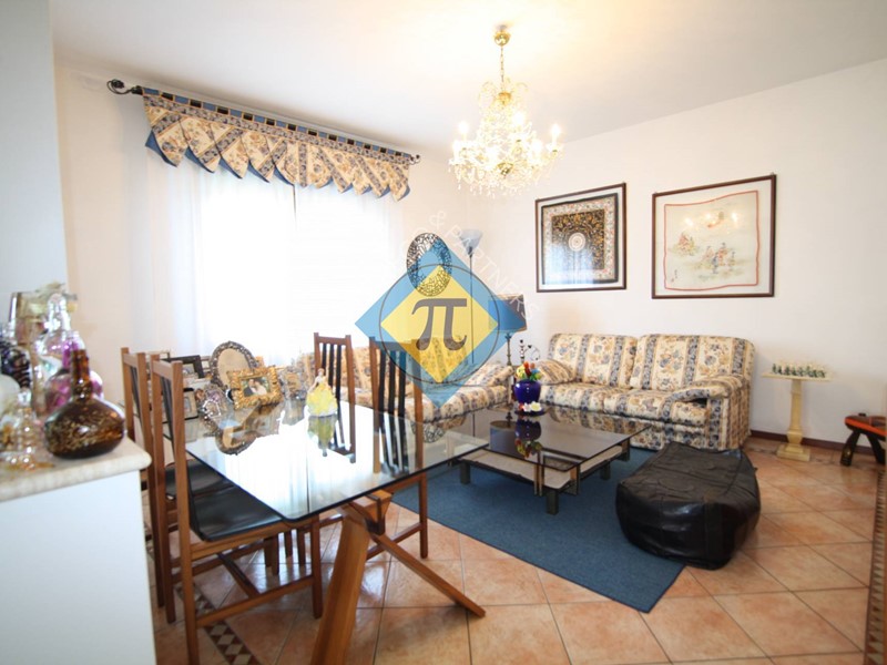 Casa Indipendente in Vendita a San Vito al Tagliamento, 350'000€, 270 m²