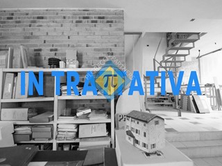 Ufficio in Vendita a Spilimbergo, 140'000€, 210 m²