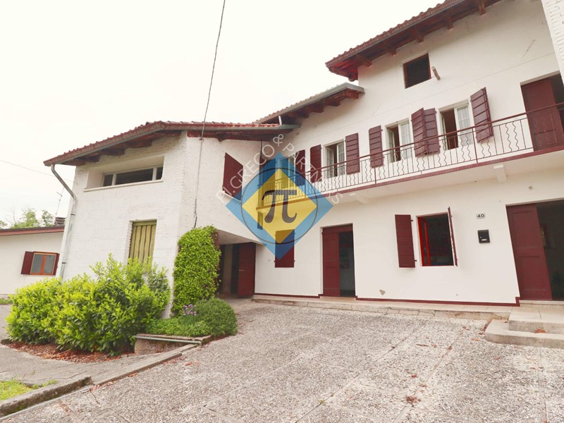Casa Indipendente in Vendita a Cavasso Nuovo, 195'000€, 338 m²