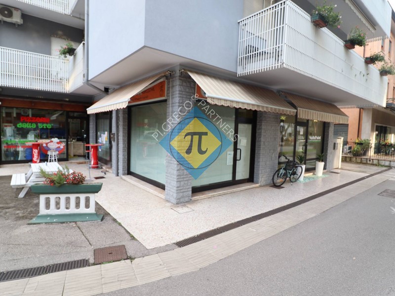Immobile commerciale in Vendita a Pordenone, 100'000€, 50 m²