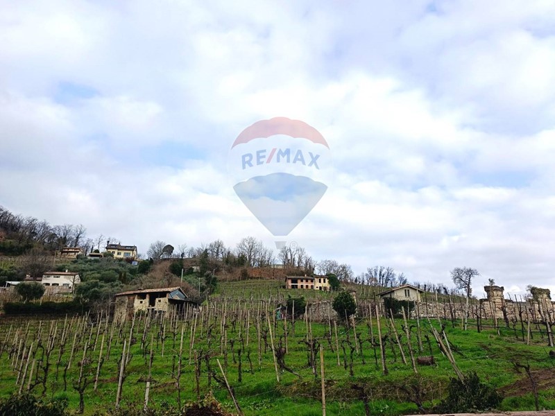 Terreno agricolo in Vendita a Farra di Soligo, 230'000€, 5756 m²