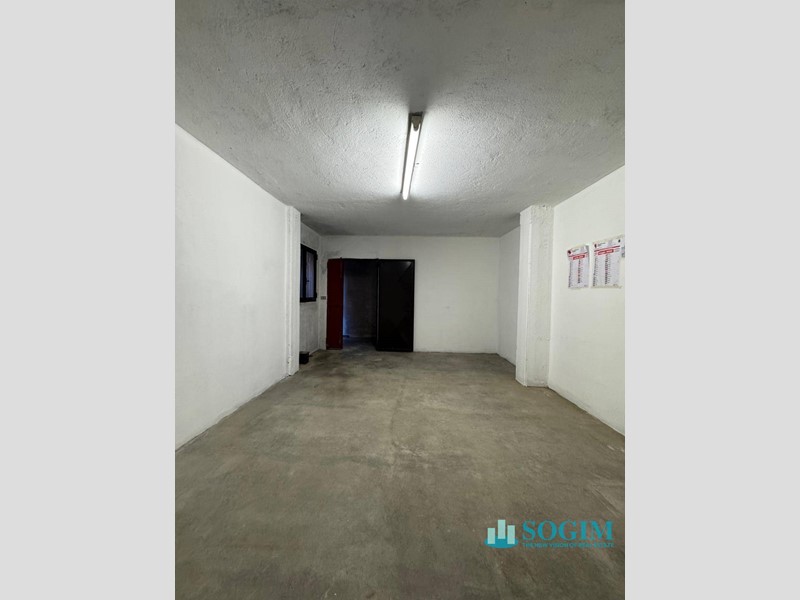 Magazzino in Vendita a Monza, 17'000&euro;, 27 m²