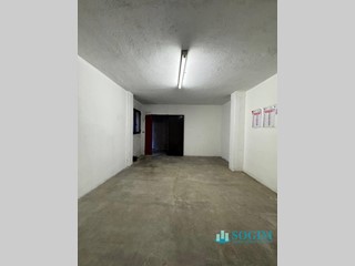 Magazzino in Vendita a Monza, 17'000&euro;, 27 m²