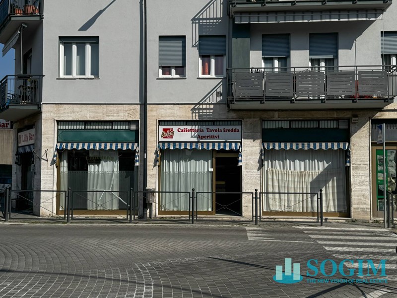 Immobile commerciale in Vendita a Limbiate, 125'000€, 93 m²