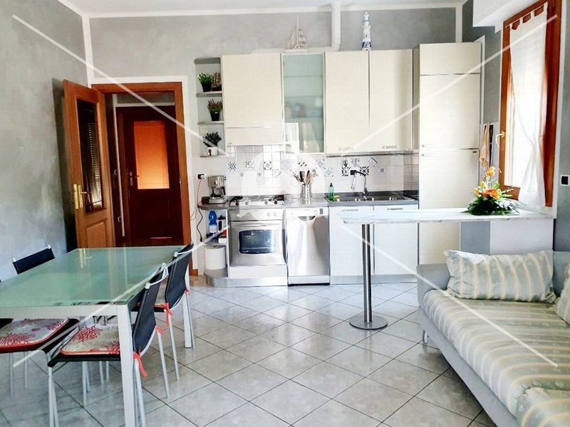 Trilocale in Vendita a Loano, 420'000€, 75 m²