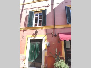 Ufficio in Affitto a Massa, 550€, 100 m²