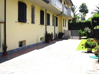 Villetta a schiera in Affitto a Massa, 1'200€, 85 m²