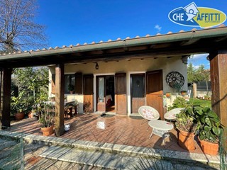 Casa Indipendente in Affitto a Forte dei Marmi, 1'200€, 80 m²