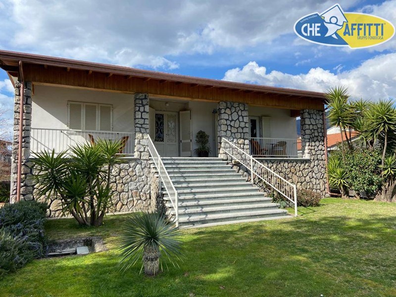 Villa in Affitto a Forte dei Marmi, 2'500€, 150 m²