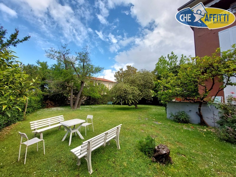 Appartamento in Affitto a Massa, 1'500€, 120 m²