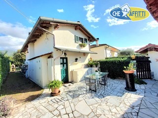 Casa Indipendente in Affitto a Pietrasanta, 1'500€, 75 m²