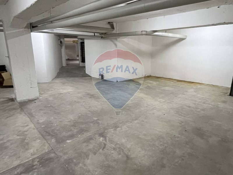 Magazzino in Affitto a Milano, 1'666€, 125 m²