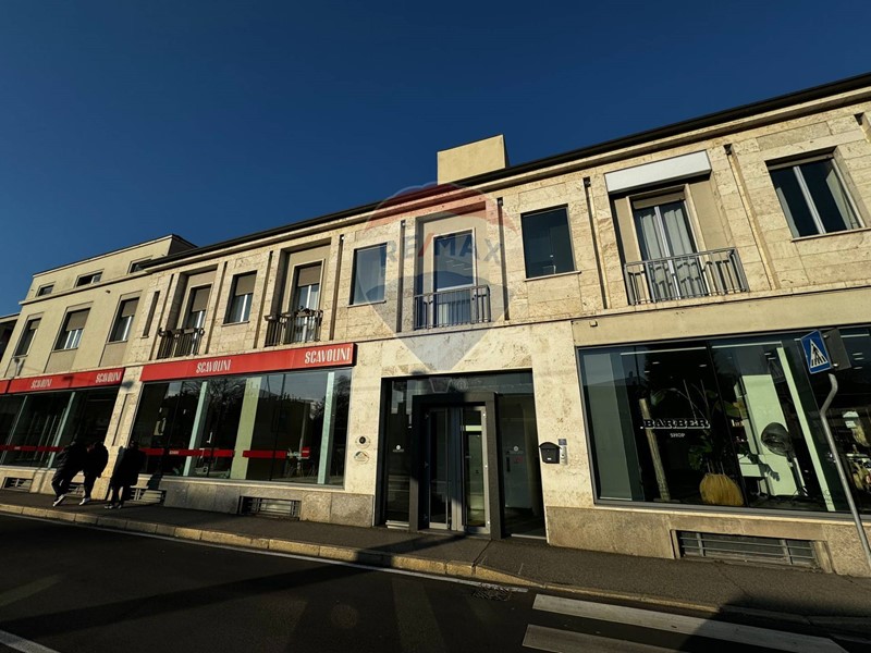 Ufficio in Affitto a Gallarate, 750&euro;, 70 m²