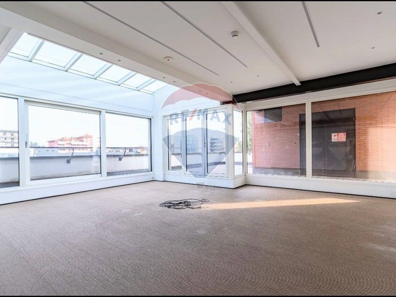 Ufficio in Affitto a Milano, 10'000€, 630 m²