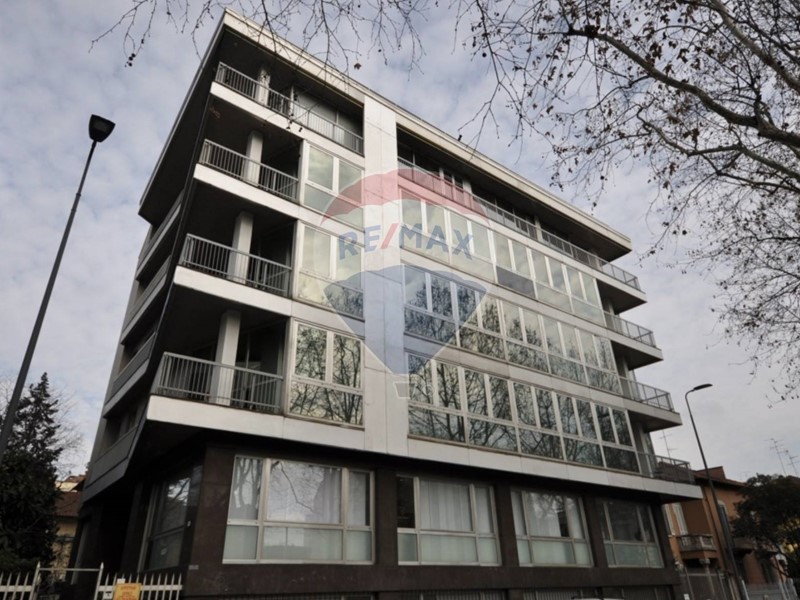 Ufficio in Affitto a Milano, 4'500€, 200 m²