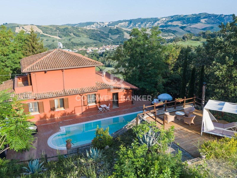 Villa in Affitto a Montescudo Monte Colombo, 290 m²