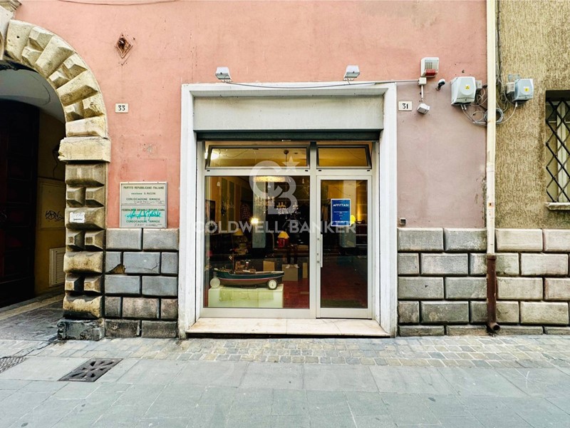 Negozio in Affitto a Rimini, 1'000€, 50 m²