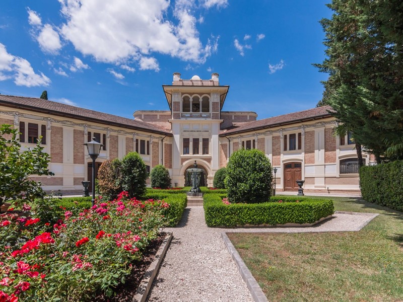 Villa in Vendita a Treia, 2'800'000&euro;, 1800 m²