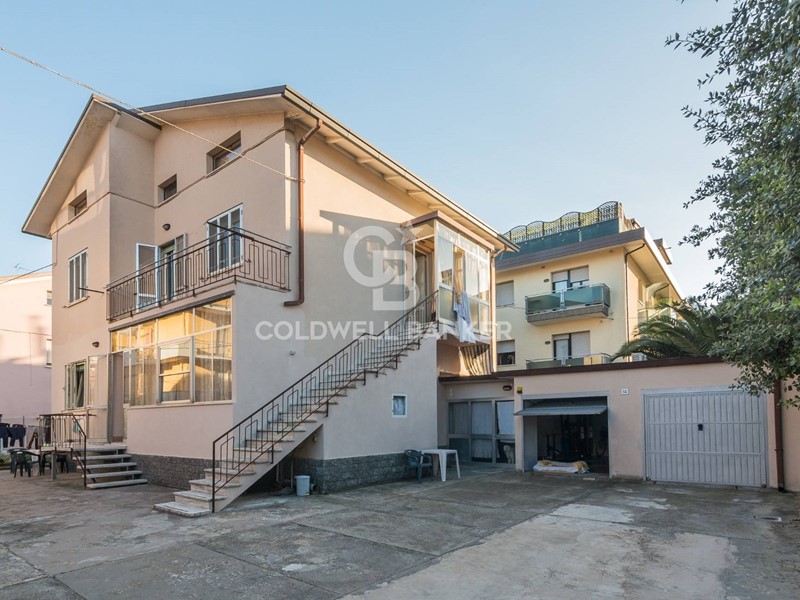 Villa in Vendita a Rimini, 679'000€, 443 m²
