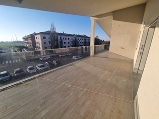 Quadrilocale in Vendita a Cassina de' Pecchi, 450'000€, 140 m²