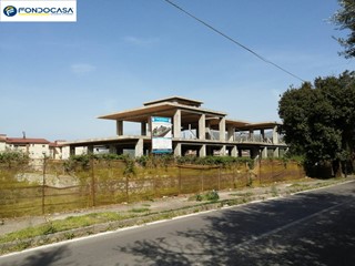 Immobile commerciale in Vendita a Fisciano, 990'000€, 2200 m²