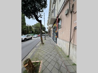 Magazzino in Affitto a Nocera Inferiore, 600€, 70 m²