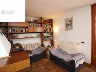 Casa Indipendente in Vendita a Tortoreto, 385'000€, 380 m²