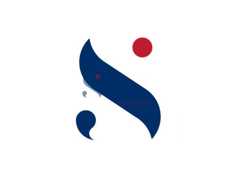 Immobile commerciale in Vendita a Alba Adriatica, 380'000€, 100 m²