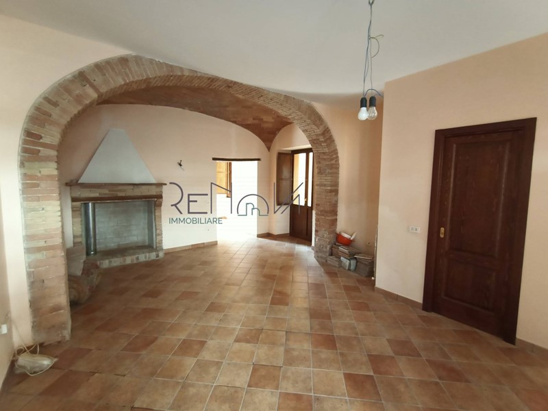 Immobile commerciale in Vendita a Teramo, 118'000€, 68 m²