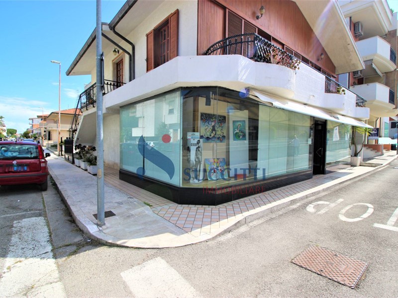 Immobile commerciale in Vendita a Tortoreto, 160'000€, 100 m²