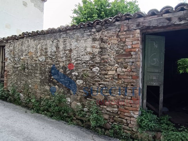 Rustico in Vendita a Teramo, 17'000€, 35 m²