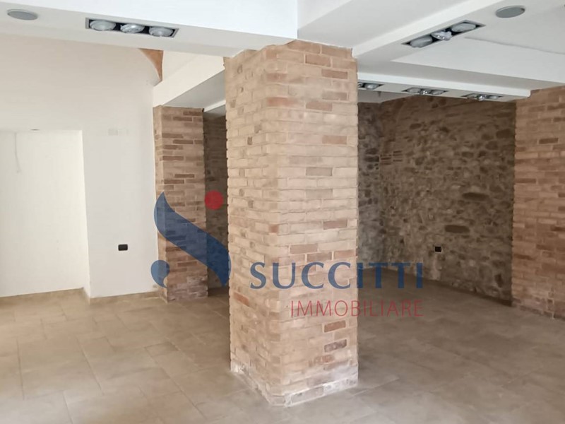 Immobile commerciale in Affitto a Teramo, 550&euro;, 41 m²