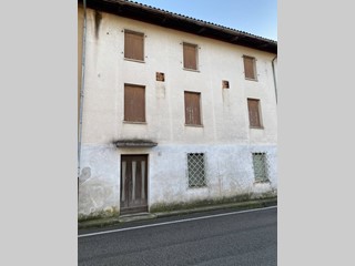 Casa Indipendente in Vendita a Udine, 58'000€, 215 m²