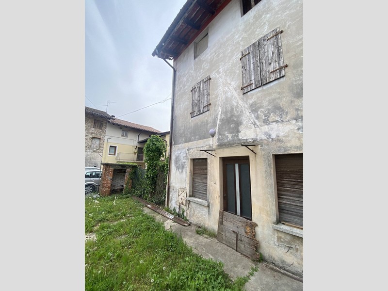 Rustico in Vendita a Pasian di Prato, 30'000€, 78 m²