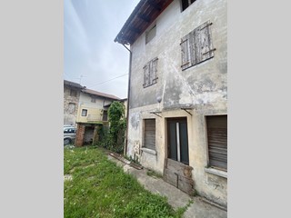 Rustico in Vendita a Pasian di Prato, 30'000€, 78 m²