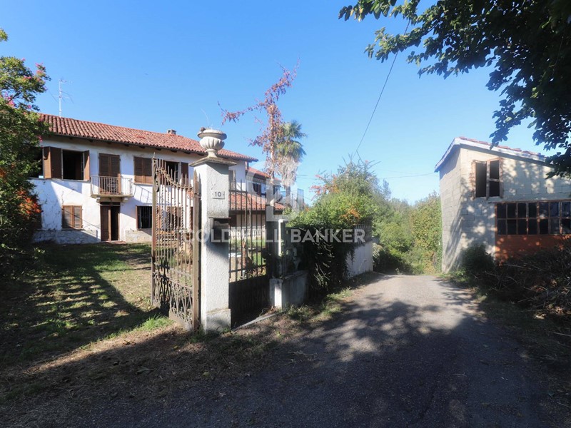 Rustico in Vendita a Rocchetta Tanaro, 70'000&euro;, 250 m²