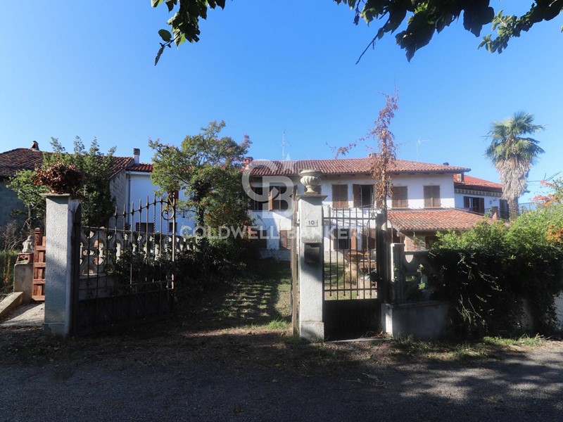 Villetta a schiera in Vendita a Rocchetta Tanaro, 70'000&euro;, 250 m²