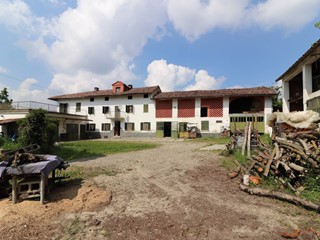 Rustico in Vendita a Agliano Terme, 240'000&euro;, 233 m²
