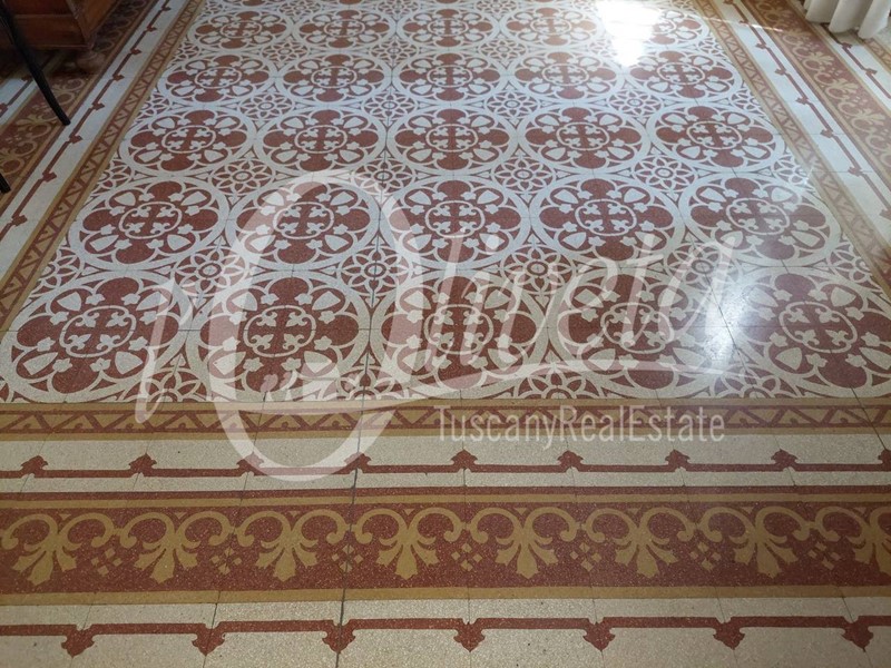 Villa in Vendita a Lucca, 645'000&euro;, 290 m²