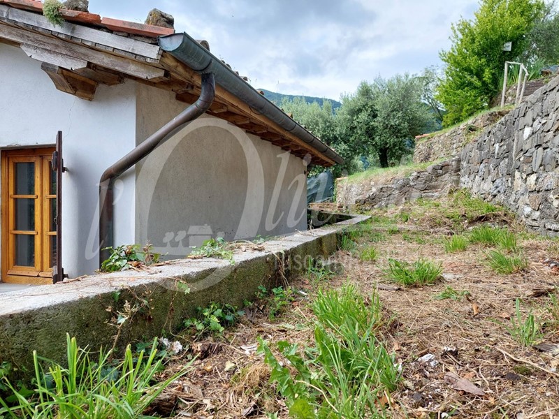 Casa Semi Indipendente in Vendita a Pescaglia, 85'000€, 129 m²