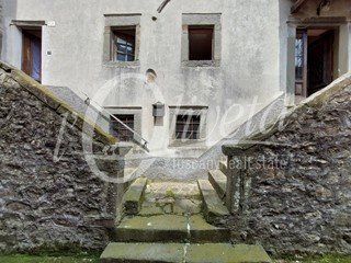 Casa Semi Indipendente in Vendita a Pescaglia, 85'000€, 129 m²